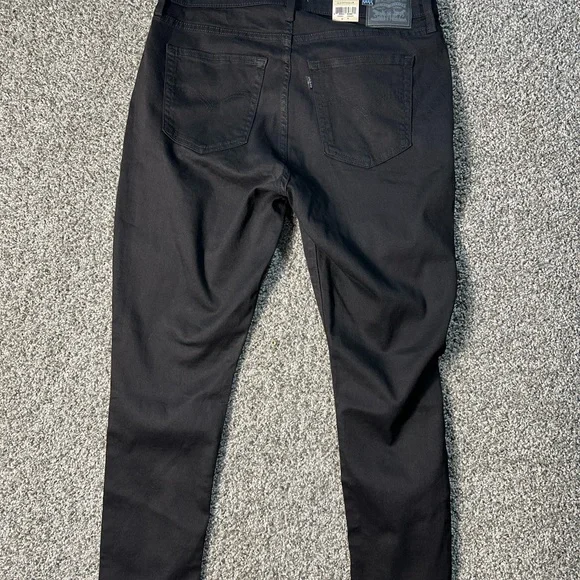 NWT women’s Levi’s black high rise skinny jeans SZ 16 short - Picture 5 of 9